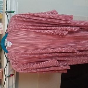 Casual over your t-shirt or blouse & pants duster.